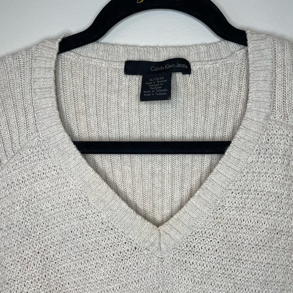 Calvin Klein Jeans Soft 100% Cotton V-Neck Sweater - Picture 4 of 13